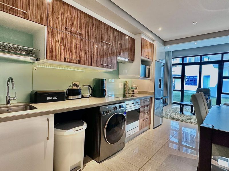 2 BEDROOM | 2 BATHROOM APARTMENT - Photo 7