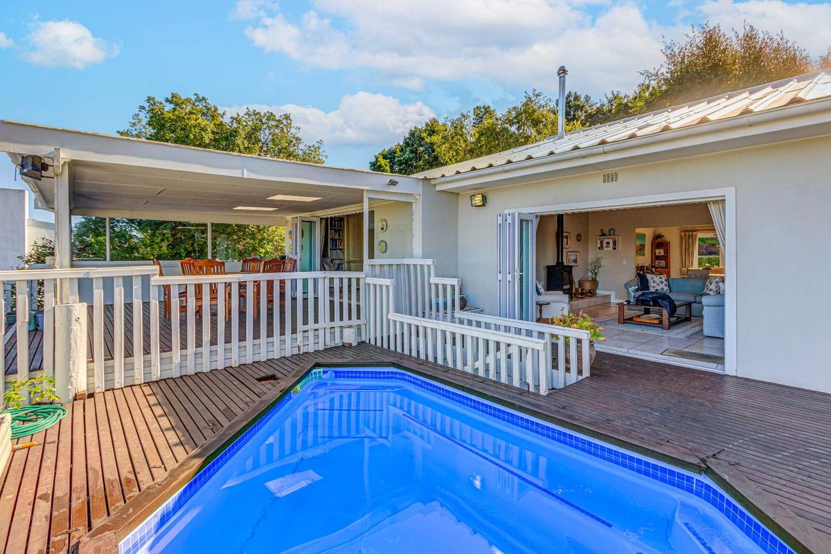 Charming family home with separate flat - Photo 2