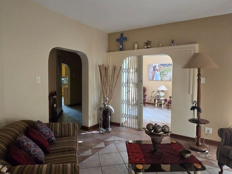 Exceptional 6-Bed Family Home - Photo 10