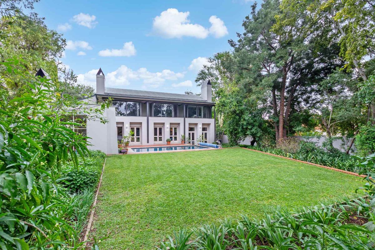 BEAUTIFUL 4 BED 4 BATH HOME FOR SALE IN FOURWAYS GARDENS - Photo 2