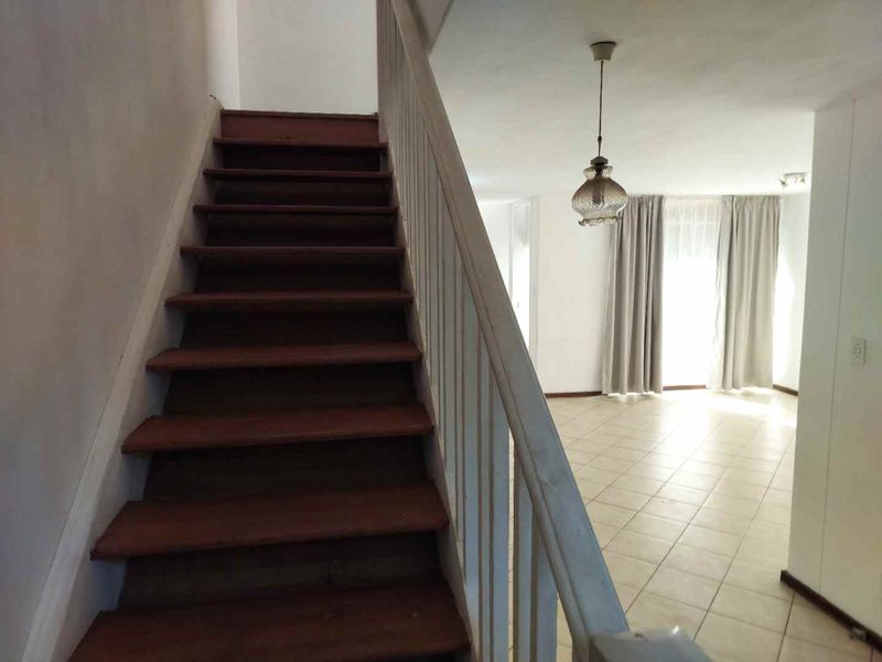3 BEDROOM TOWNHOUSE TO RENT IN BRAMLEY - Photo 2