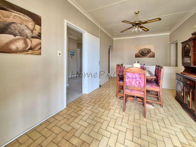 Hermes, Walvis Bay:  3 Bedroom home situated in a visible area, opposite businesses - Photo 4