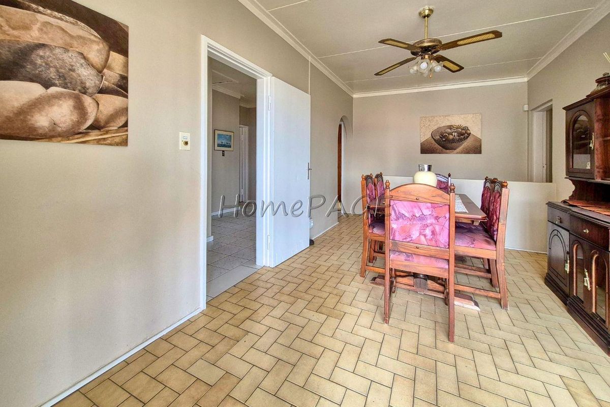 Hermes, Walvis Bay:  3 Bedroom home situated in a visible area, opposite businesses - Photo 4