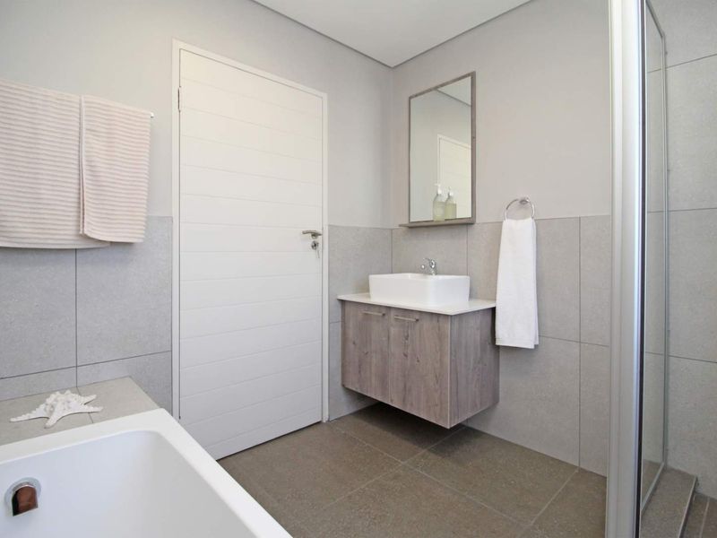 Modern First floor 2 Bedroom apartment for rent - Photo 6