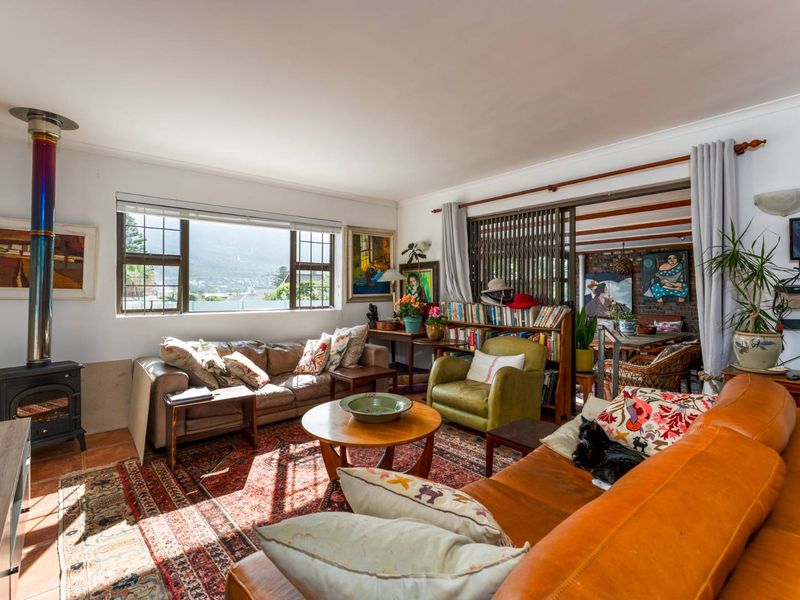 Sunny 4 bedroom,  North facing family home in the heart of the valley for sale!! - Photo 10