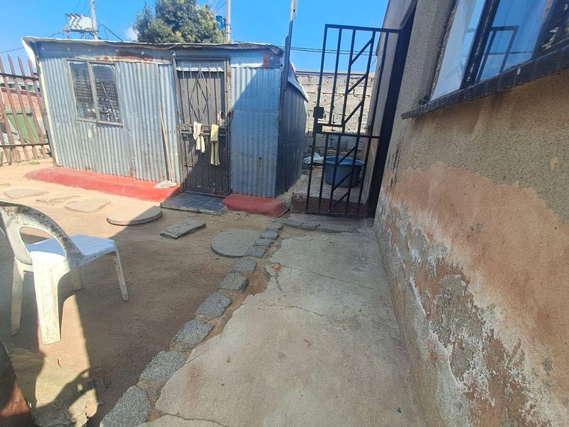 2 Bedroom House In Ivory Park - Photo 5