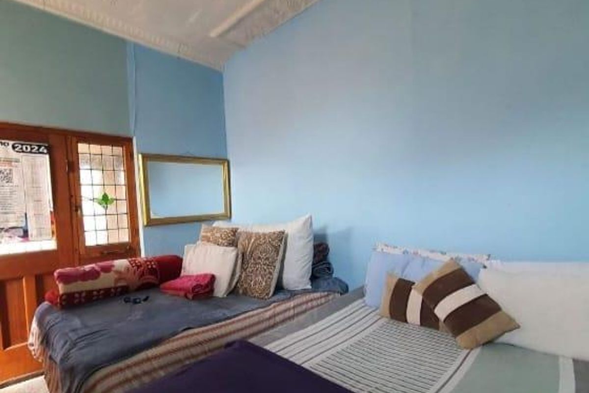 *Stunning 3 Bedroom House with 2 Bedroom Flatlet for Sale!* - Photo 4