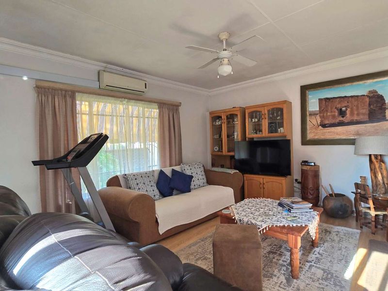 Perfect Family Haven with bonus Flatlet & Sparkling pool in Sinoville - Photo 8