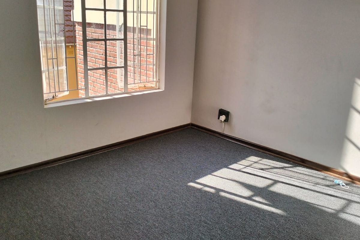 Prime Office to buy in 87 Kellnerstreet, Westdene - Photo 4