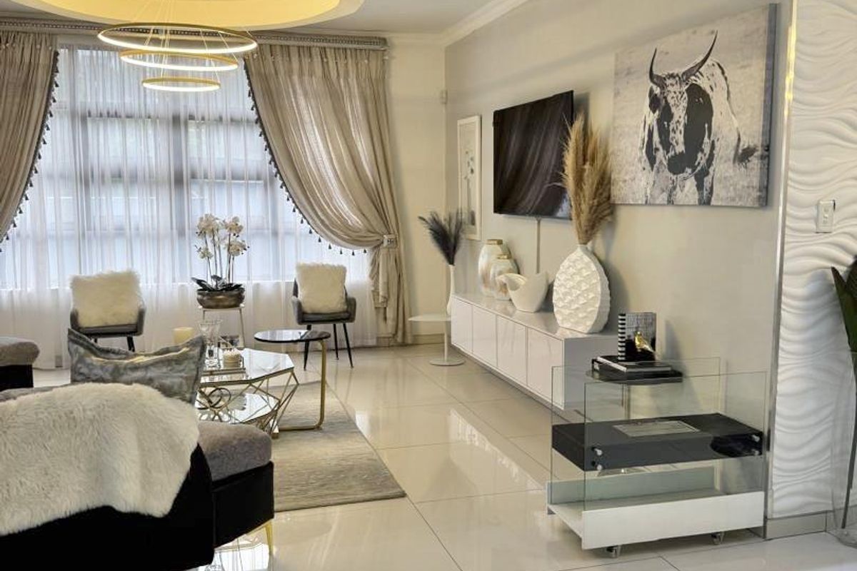 5 Bedrooms House For Sale in Auasblick - Photo 2