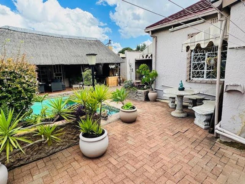 A Standout Regents Park Home with Smart Living Extras - Photo 4