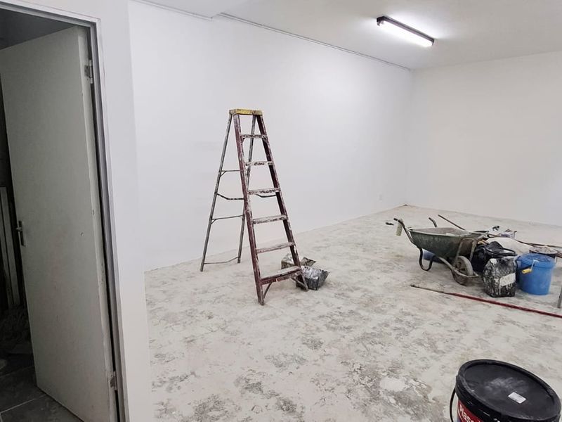 "Umhlanga Rocks Retail Gem – Perfect for Your Business!" - Photo 8