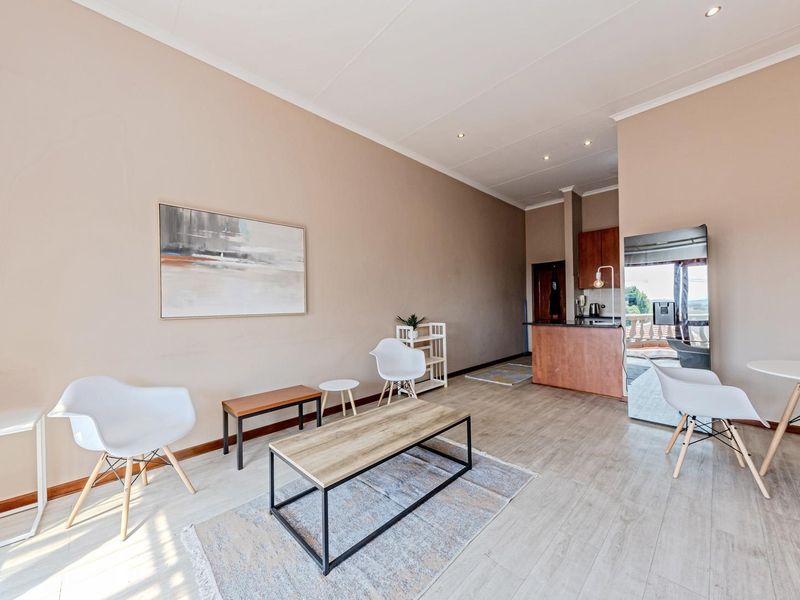 Enjoy Fresh Air And  Views From Your Balcony - No Transfer Costs - Photo 5