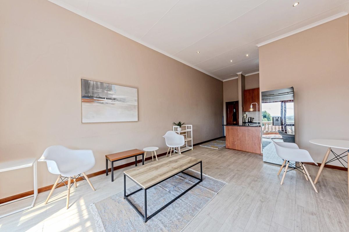 Enjoy Fresh Air And  Views From Your Balcony - No Transfer Costs - Photo 4