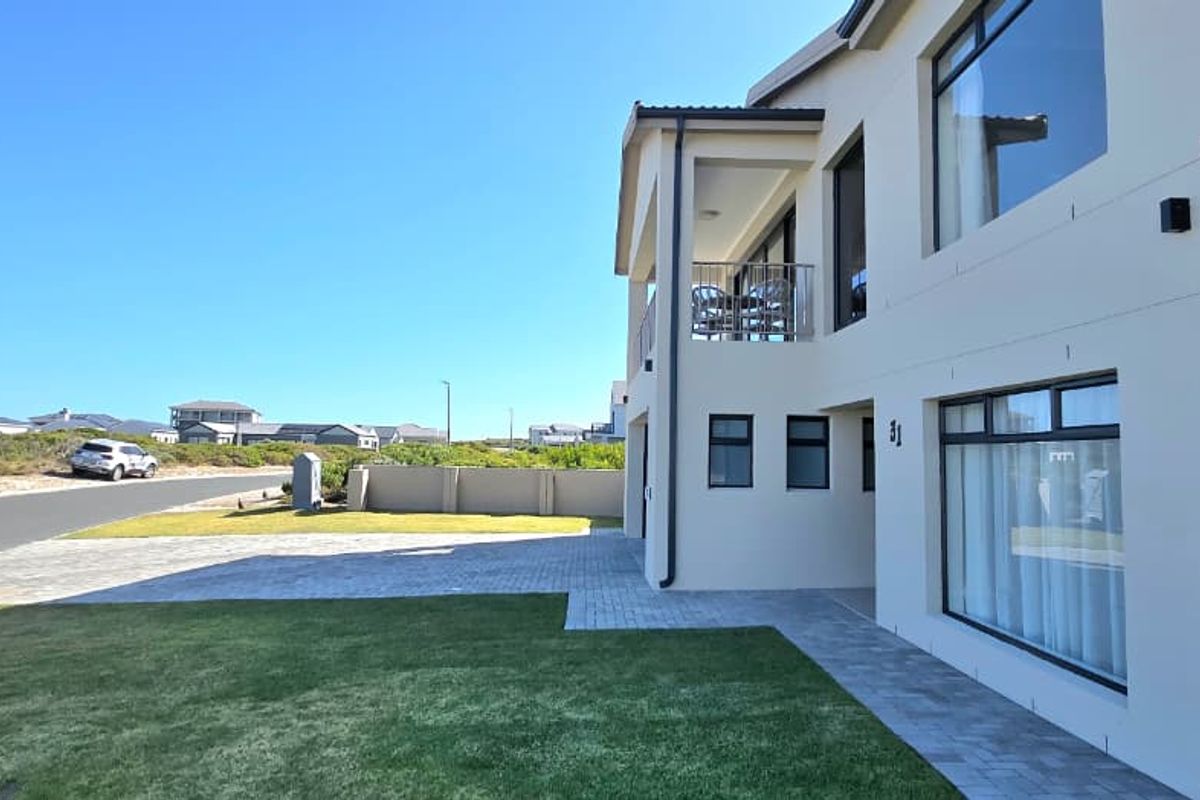 Elegant New-Build Double-Storey Home with Sea & Mountain Views | Duikersfontein, Kleinbaai - Photo 2