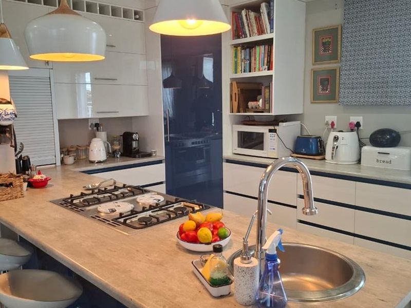 Elegant Residential Home in Eros, Windhoek - Photo 4