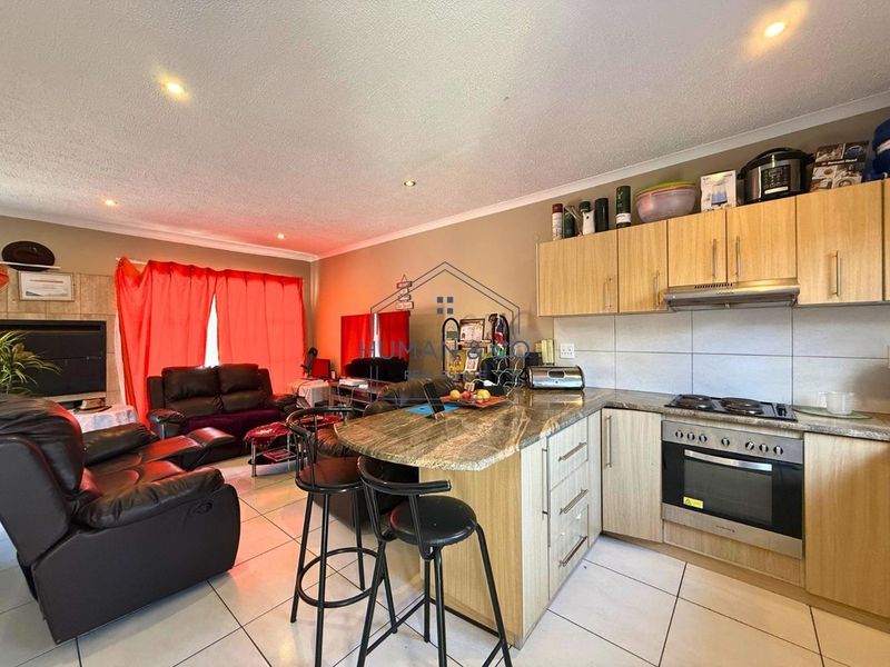 Modern 3-bedroom townhouse in town center - Photo 4