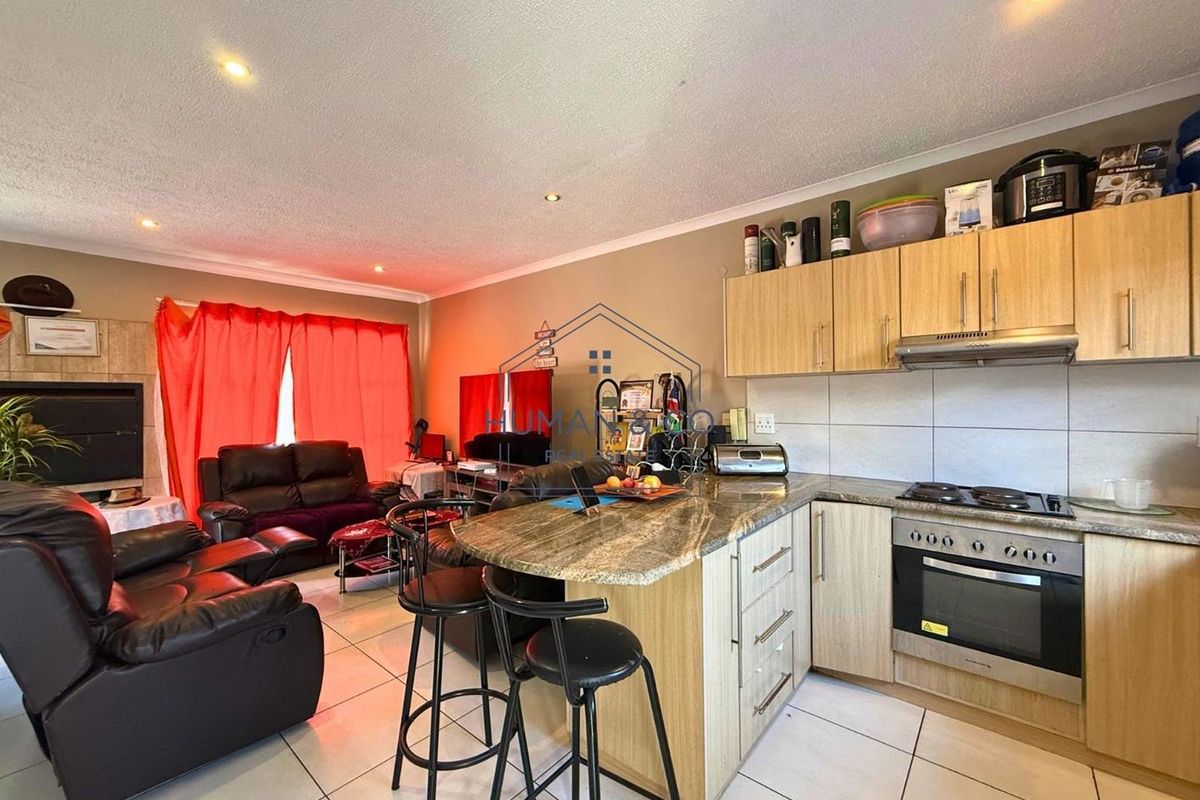 Modern 3-bedroom townhouse in town center - Photo 4