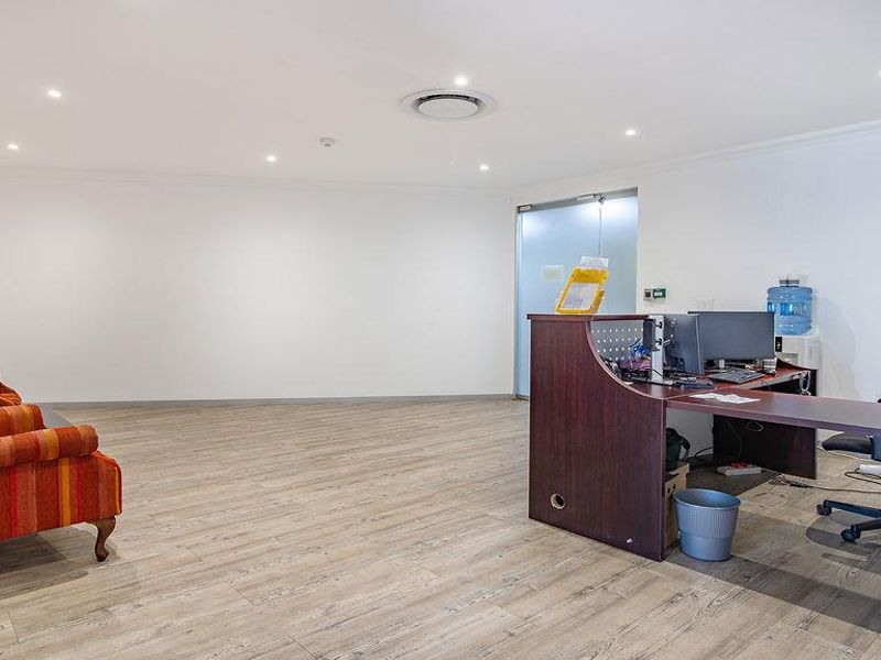 Premium, Future-Ready Office Space Designed to Elevate Your Business in Century City - Photo 4