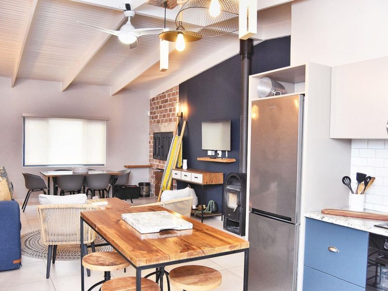 Invest in Luxury: Stunning Henties Bay Retreat! - Photo 7