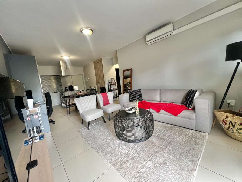 Modern 2-bedroom, 2-bathroom ground floor apartment for sale in Rivonia / Edenburg - Photo 7