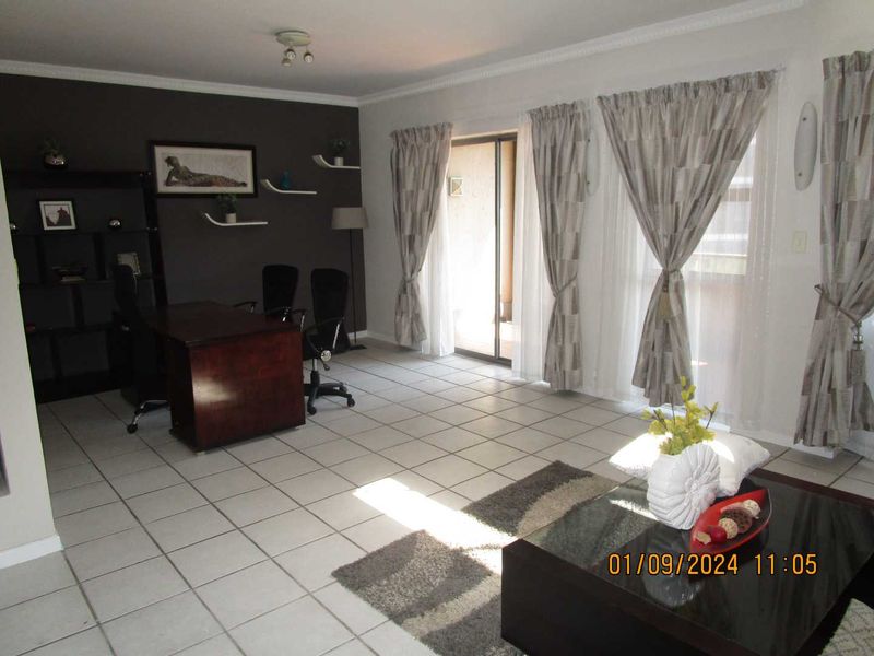 STUPENDOUS FULLY FURNISHED 3 BED APARTMENT IN THE ICONIC COMPLEX 77 GRAYSTON - Photo 4