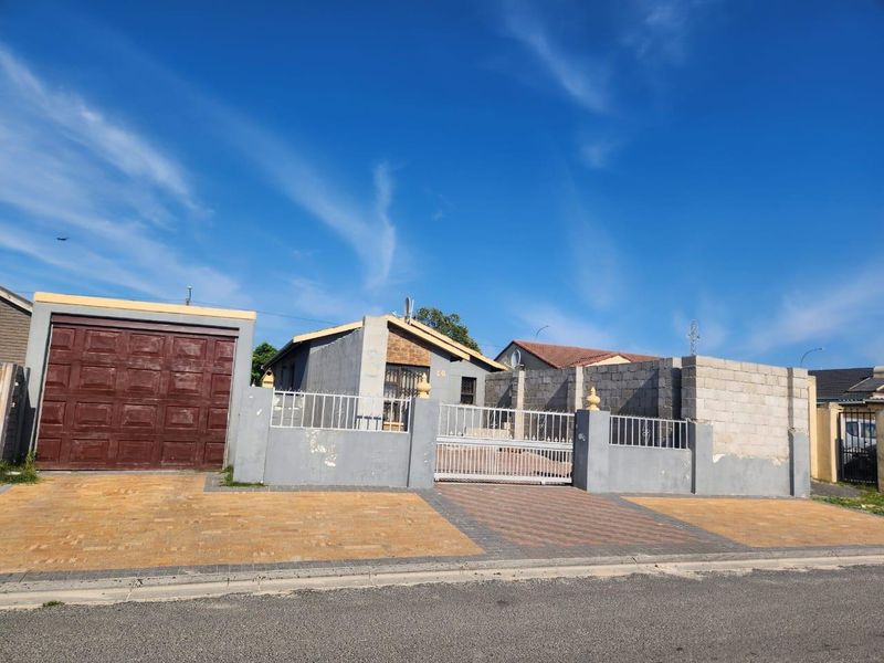Spacious Home on Spine Road: Live & Work Possibilities! - Photo 4
