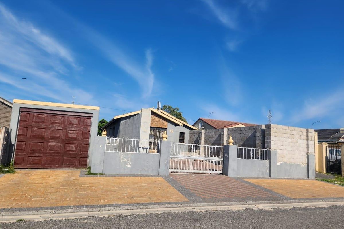 Spacious Home on Spine Road: Live & Work Possibilities! - Photo 4