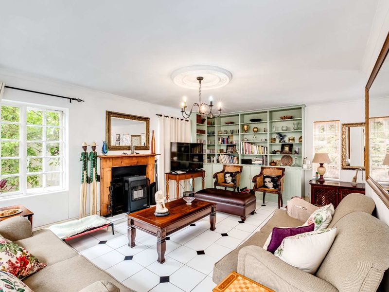 Lived in and loved dearly! - Photo 6