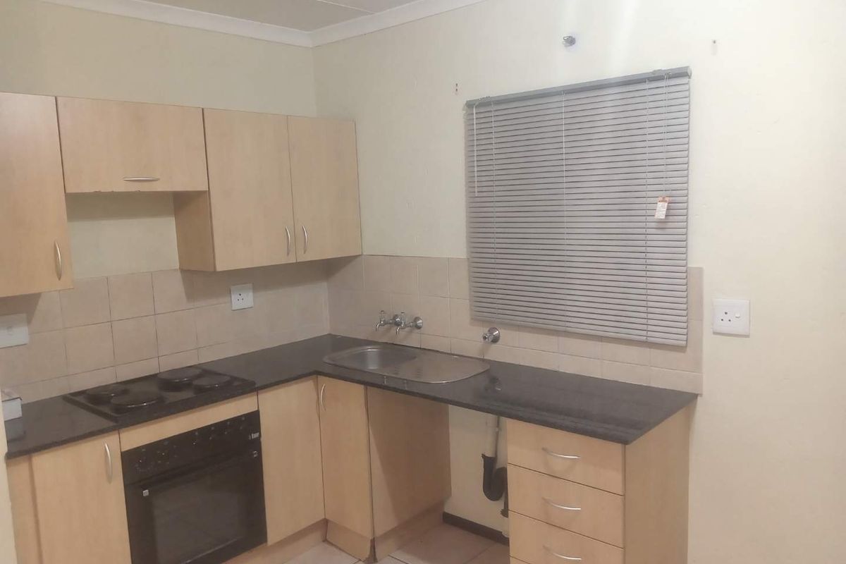 ONE BEDROOM APARTMENT FOR SALE IN KLIPPOORTJE ,BOKSBURG - Photo 2