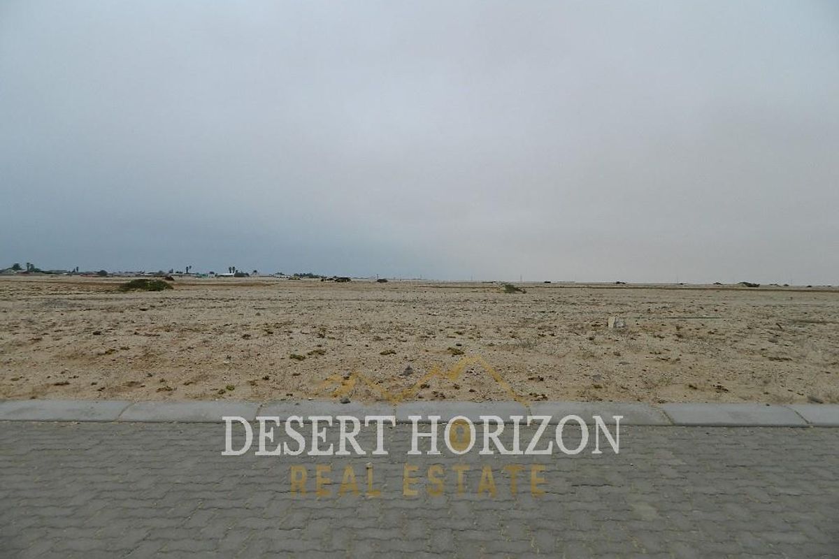 HENTIES BAY CETRAL | VACANT ERF ON GOLF ESTATE FOR SALE - Photo 2
