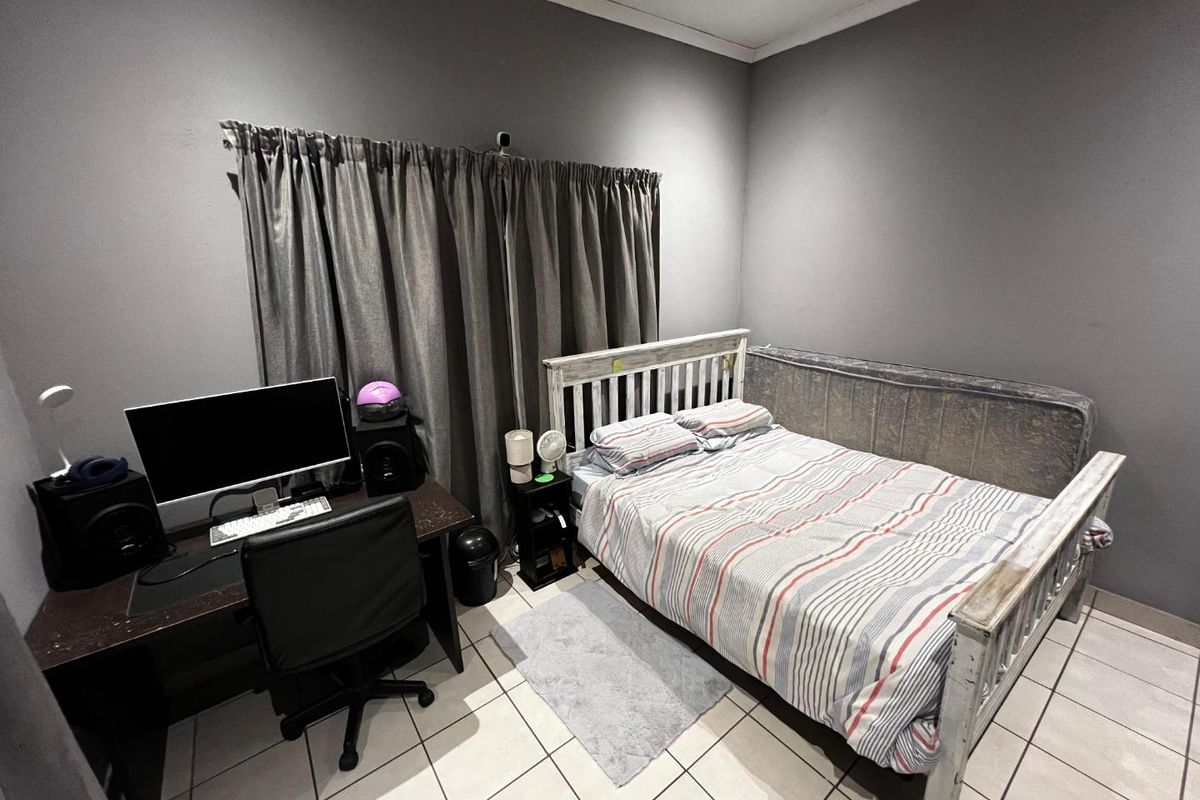 Charming & Cozy Cottage in Ferndale - Photo 2