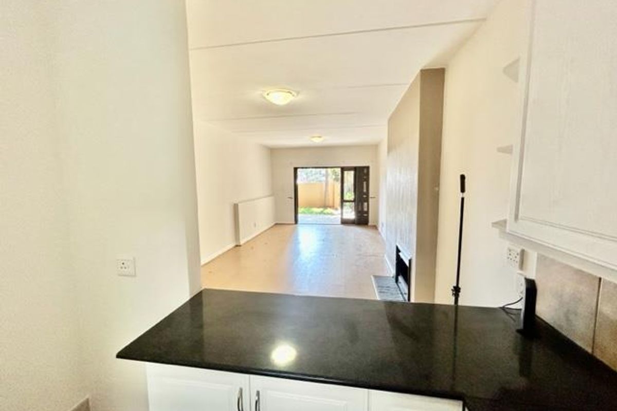 Stunning Garden Apartment for Sale in a Great Location - Photo 3