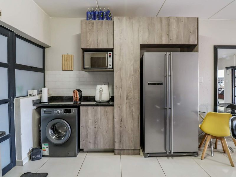 Ground Floor Unit in Royce Heights - Photo 9