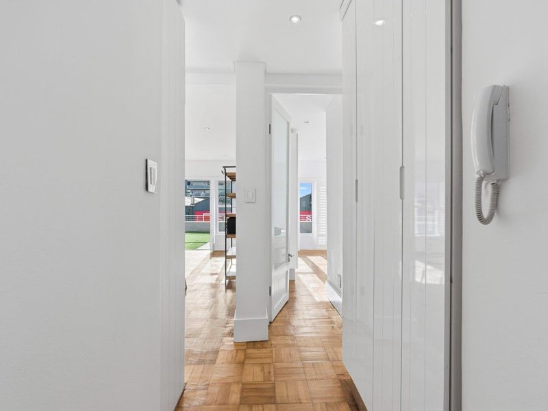 Spacious 2-Bedroom with Wrap-Around Terrace in Prime Location - Photo 6
