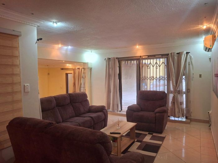 Property #2497800, House Pending Sale in Woodview
