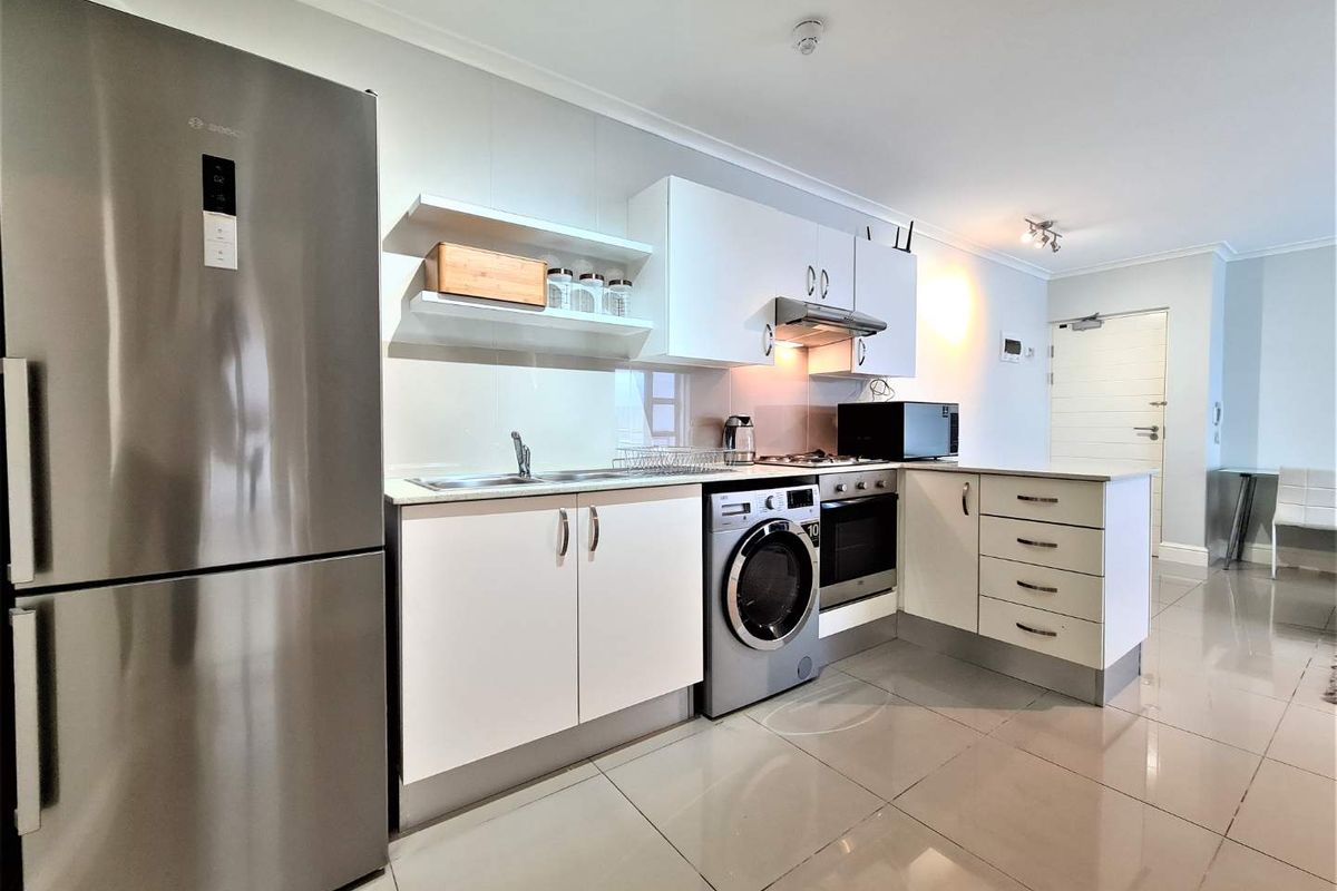 Modern & Secure 2 Bedroom Apartment - Photo 4