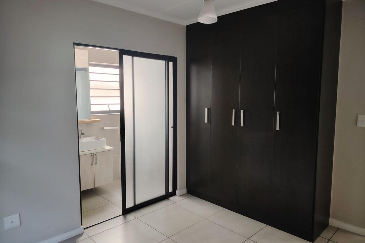 Rare find - Ground floor 3 bedroom apartment with garage in De Velde - Photo 5