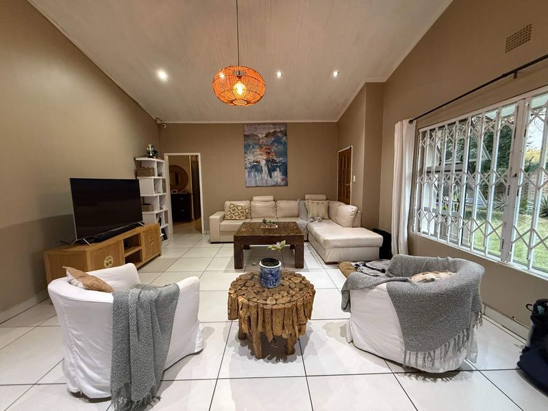 3 Bed, 2.5 bath family home in Queenswood Ext 2 - Photo 9