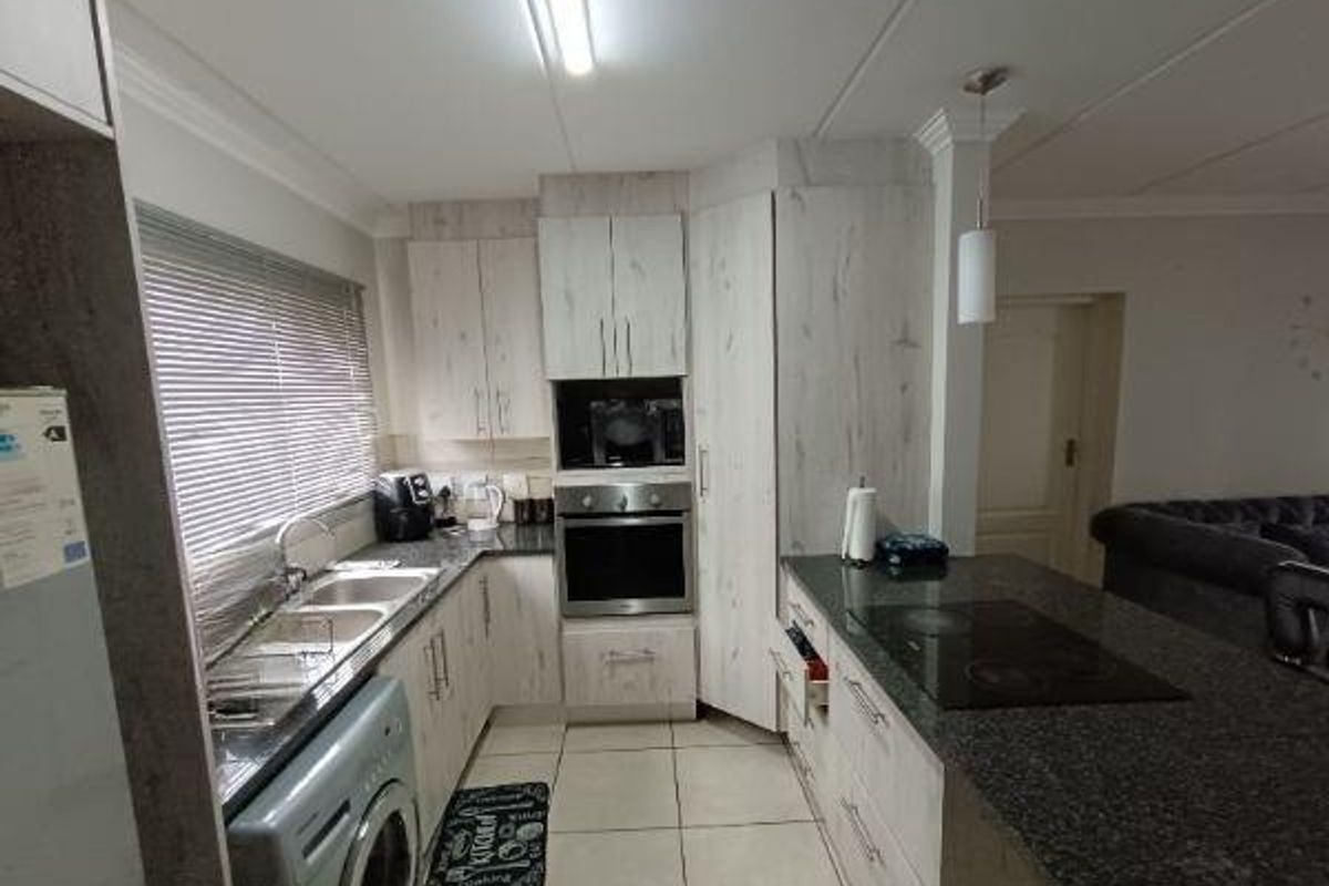 AMBERFIELD - THE HUTTON - 2 BEDROOMS - 2 BATHROOMS - Photo 4