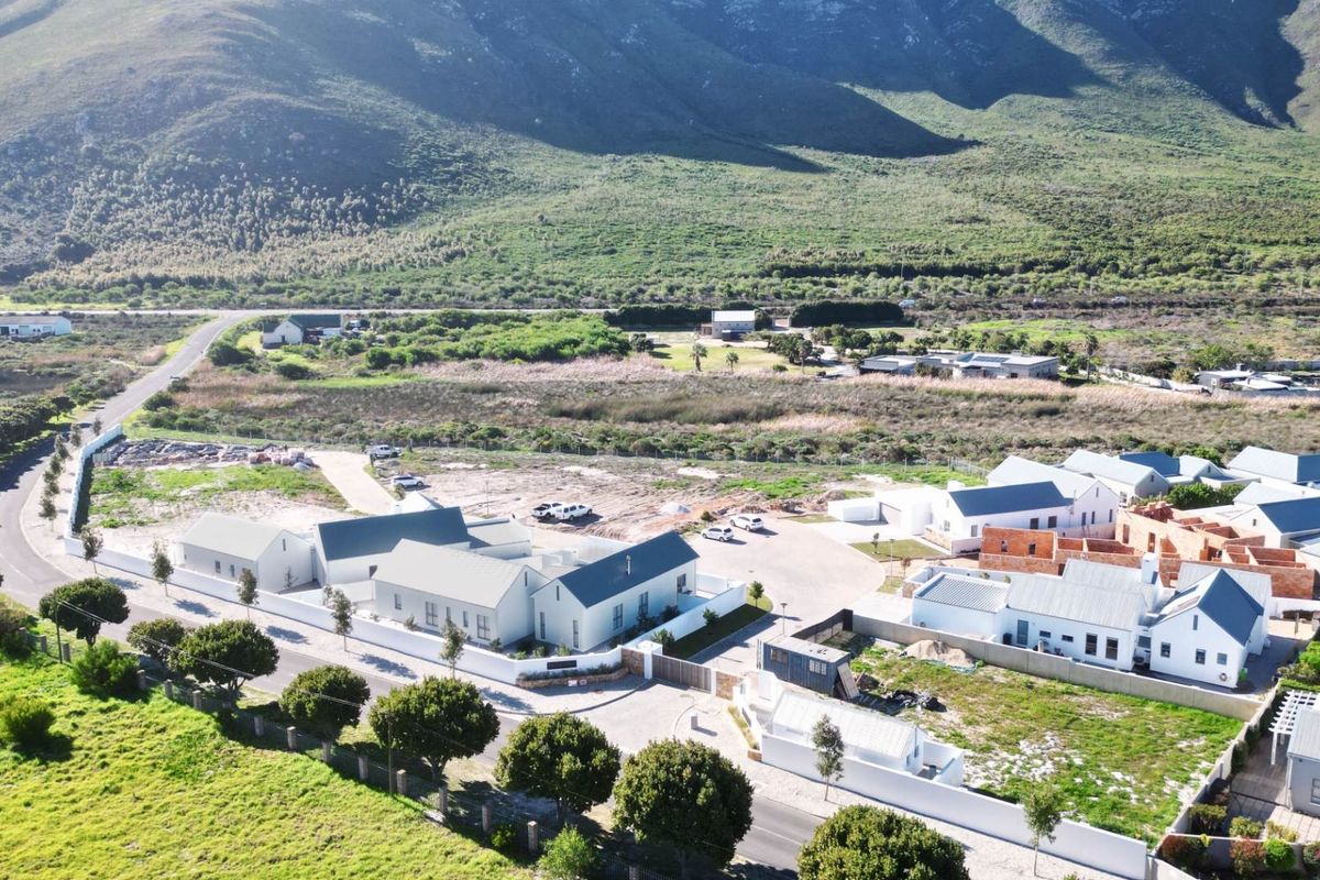 Architectural Excellence in Vermont's Crown Jewel - Photo 4