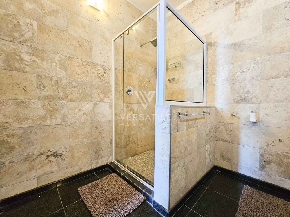 68 - Bathroom shower