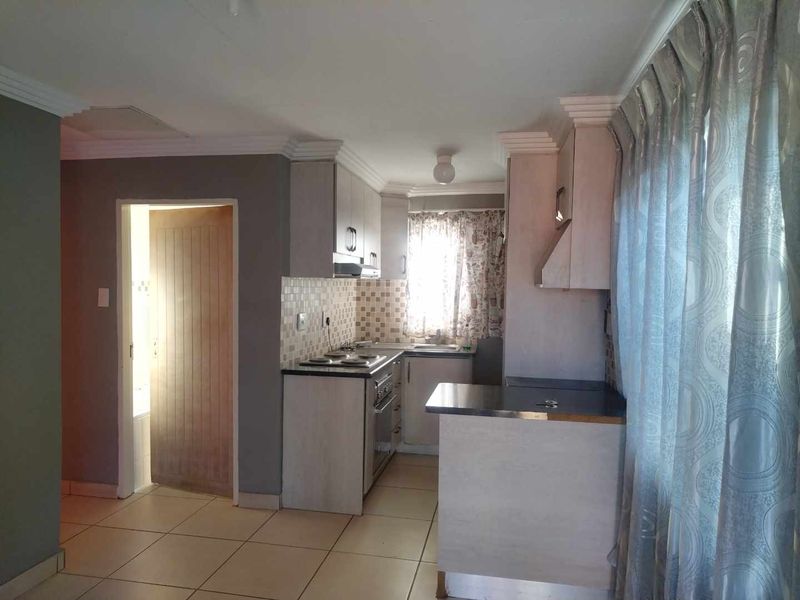 Stunning RDP house to rent in Soshanguve South - Photo 5