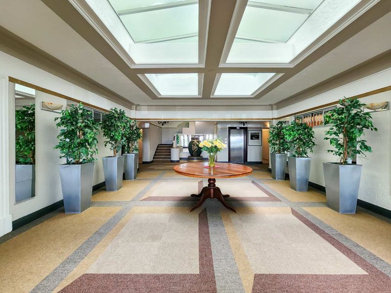 Undoubtedly Mouille Point's Grand Lady - Photo 4