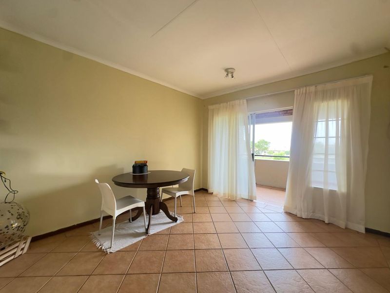 2 Bedroom Townhouse with a Balcony - Photo 9