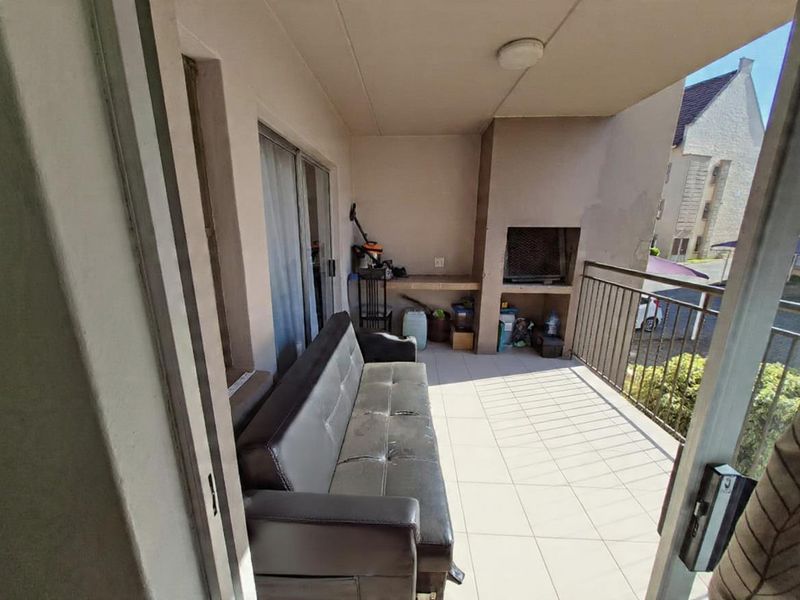 Spacious 2-bedroom, 2-bathroom first-floor apartment for Sale - Photo 6