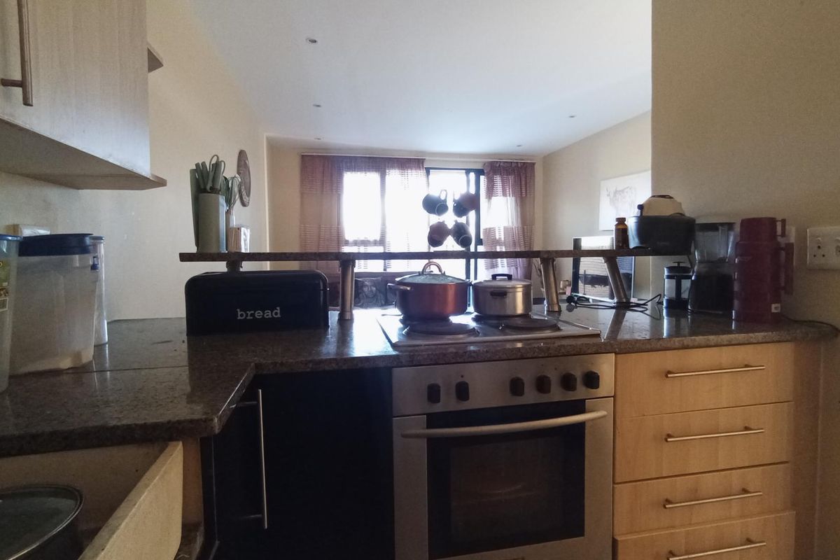 ROOIHUISKRAAL NORTH - 2 BED - 2 BATH - Photo 5