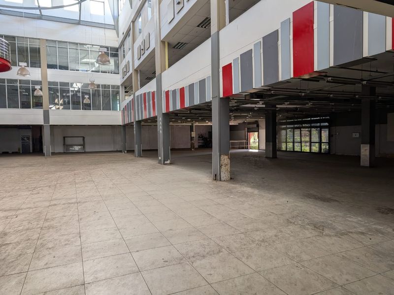 10,000 m2 Warehouse | 4,800 m2 Offices | 18,642 m2 Stand - Industrial Redevelopment Opportunity - Photo 9
