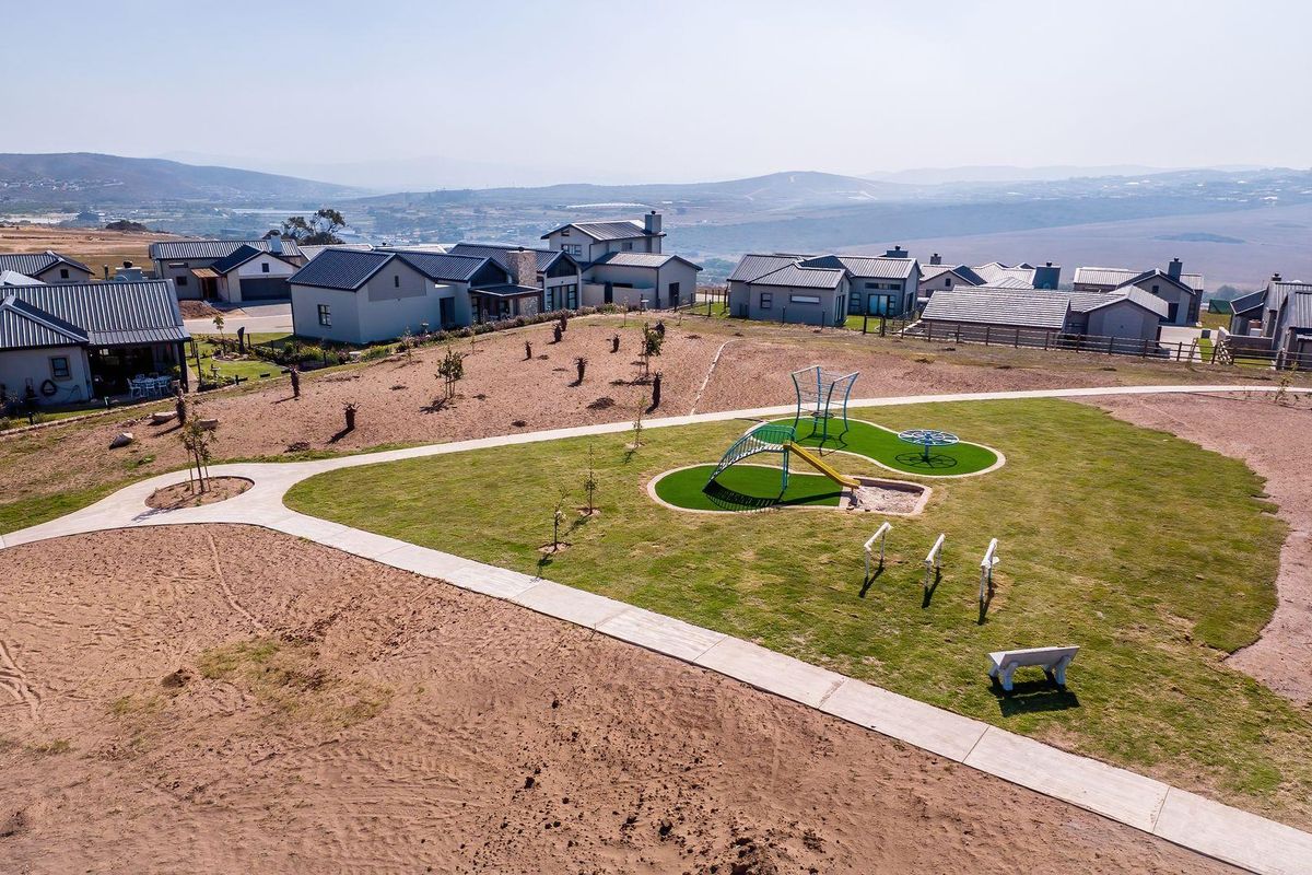 Discover your peaceful retreat at Hartland estate - Photo 2