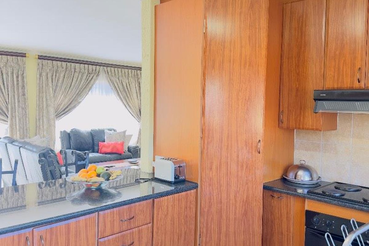 3 Bedroom Townhouse for Sale in Vorna Valley - Photo 3